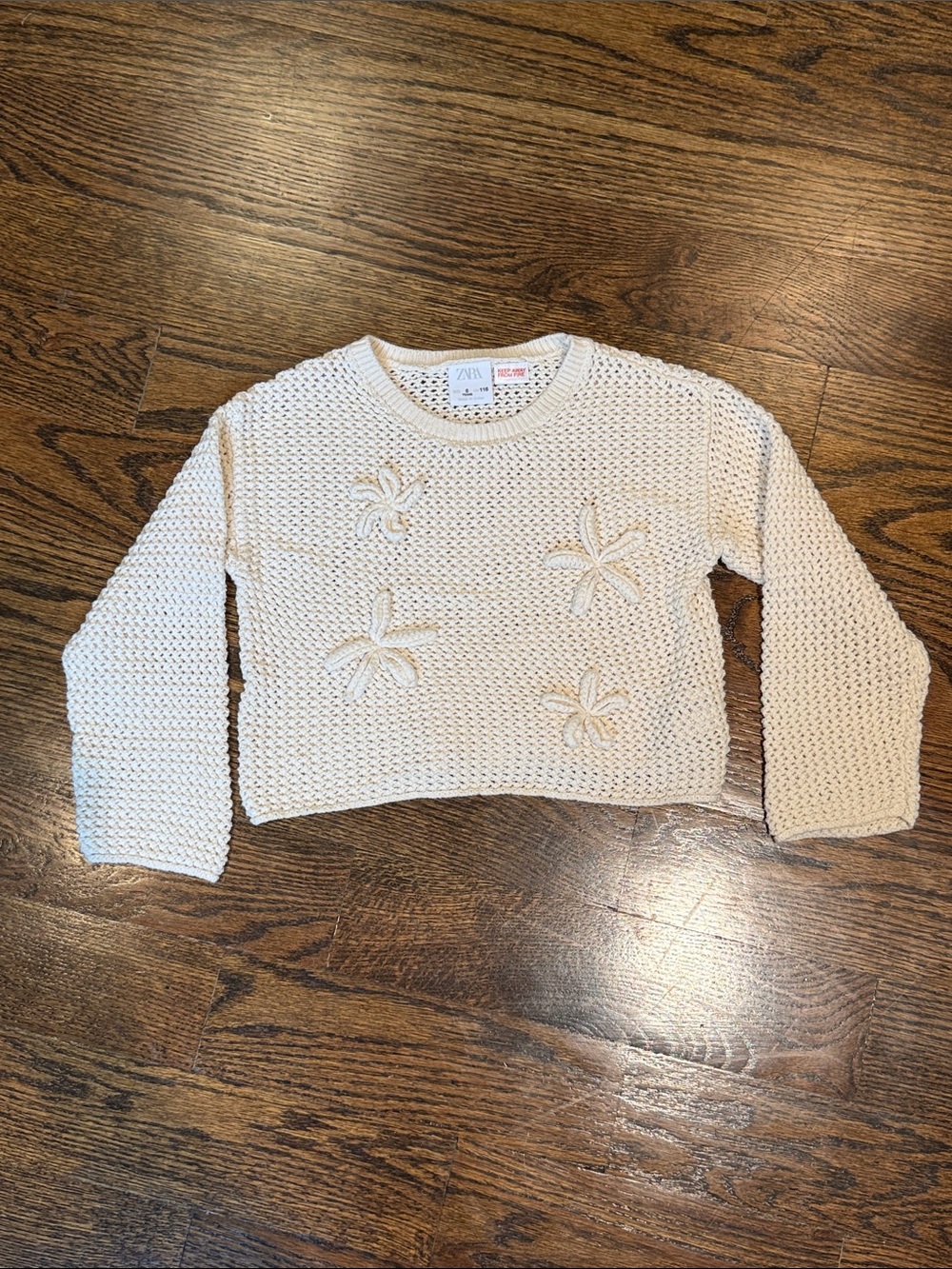 Girls 6T Zara Tan crocheted cropped crew neck Sweater with Floral Appliquรฉ
